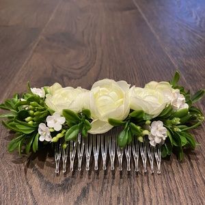 Floral bridal hair comb